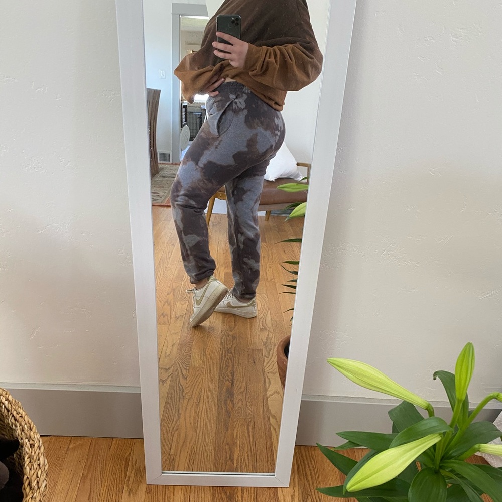 Handmade Tie-Dye Sweatpants - Picture 3 of 6